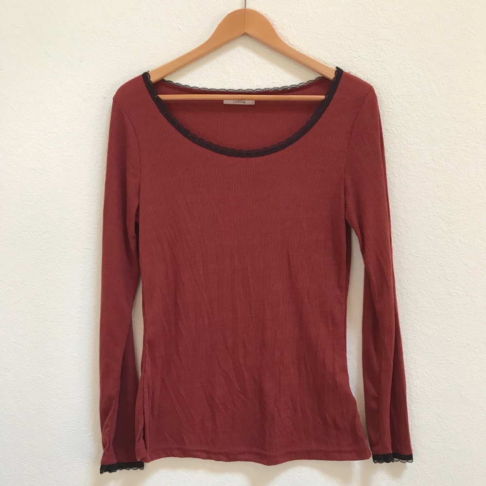 Darling long sleeve tee Large burnt red